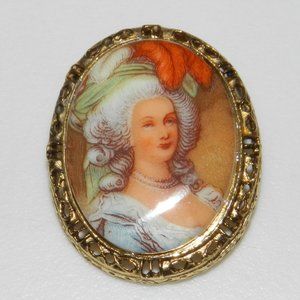 Gorgeous Vintage Cameo Porcelain Hat Lady Aurora Pin / Brooch